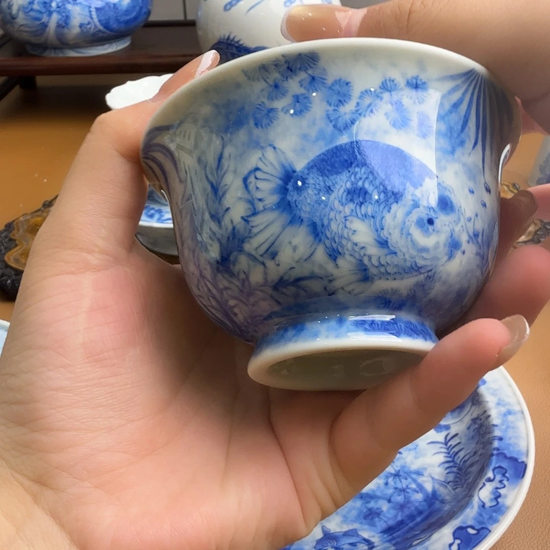 ζ***笑盉木。  金鱼盖碗。