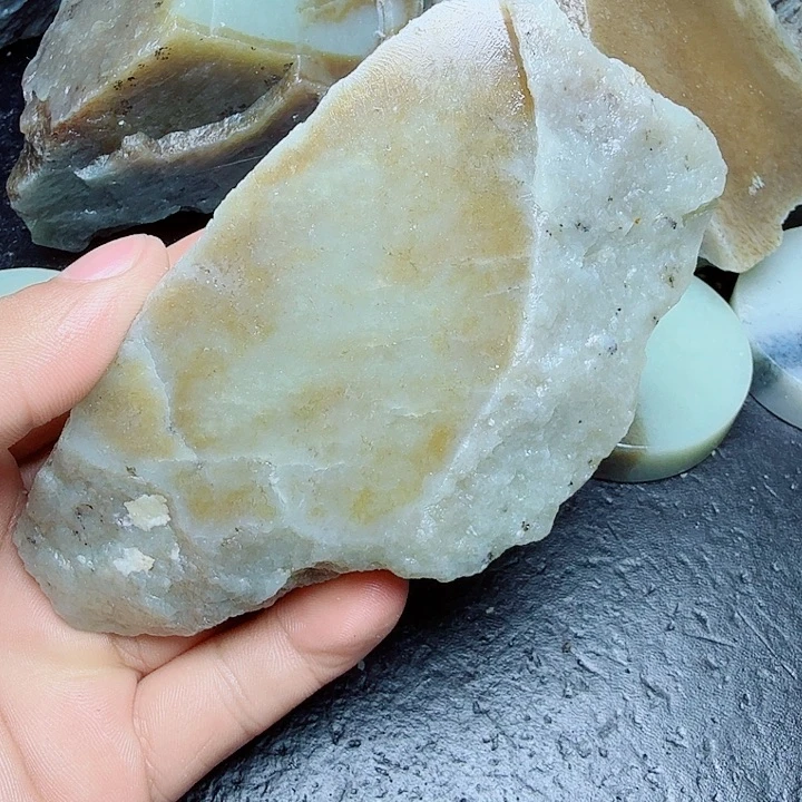 未镶嵌和田玉（糖玉）珠宝奇石