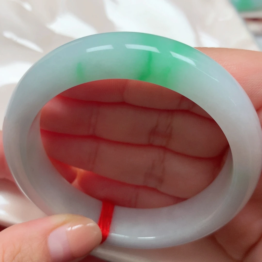 翡翠未镶嵌手镯28宽版白底青