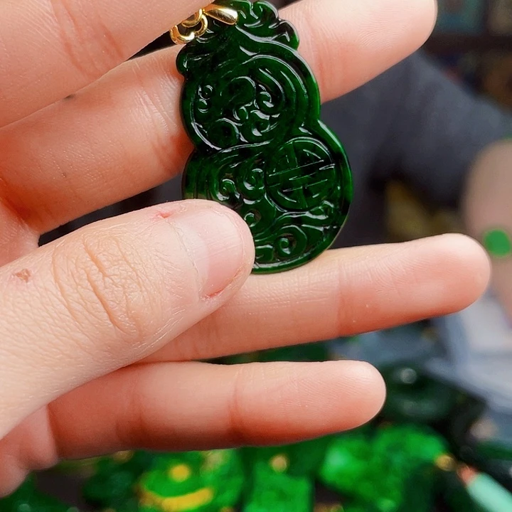 翡翠银S925镶嵌颈饰多样性