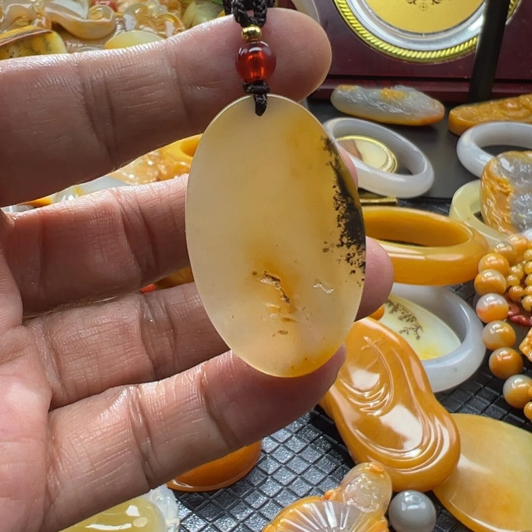 石英质玉未镶嵌颈饰