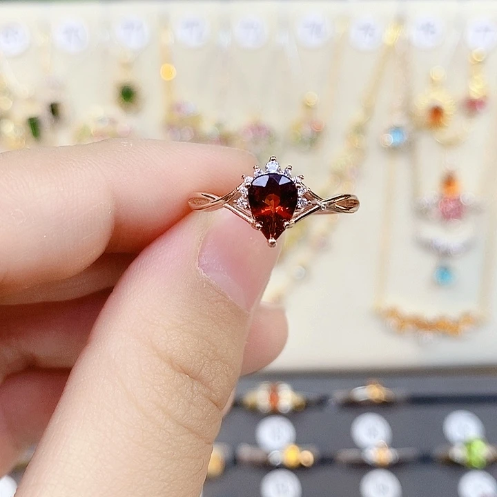 银S925镶嵌石榴石（芬达石）戒指