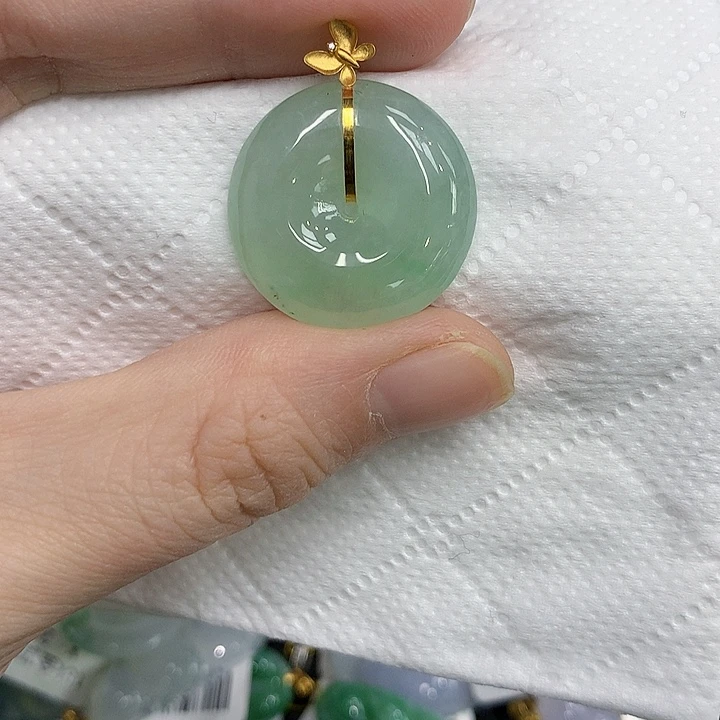 颈饰18K金镶嵌翡翠12346789999