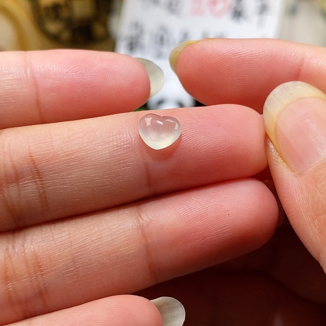 翡翠未镶嵌颈饰高冰爱心