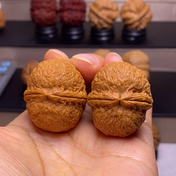 文玩核桃把件铁绣球11