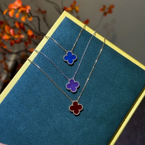 【隐奢】 18k金镶嵌玛瑙四叶草小花项链*时尚百搭淑女款