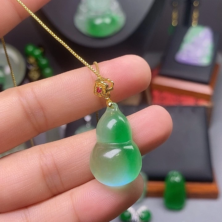 吊坠(赠链)未镶嵌翡翠