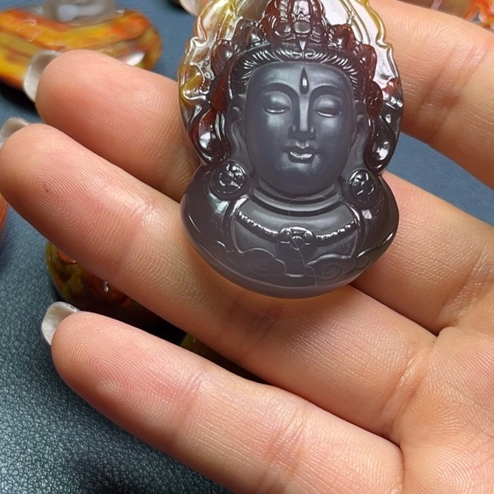 某***某玛瑙/玉髓颈饰未镶嵌