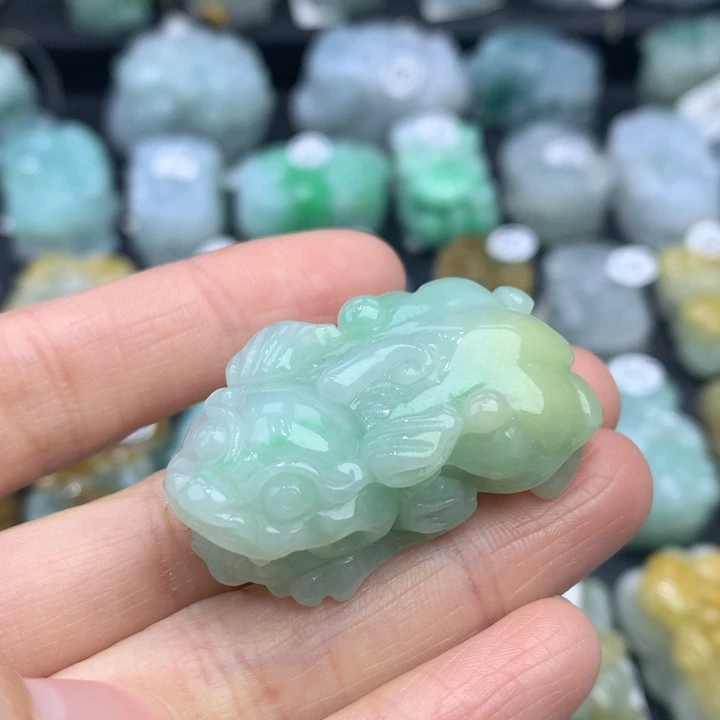 翡翠颈饰未镶嵌天然缅甸A货翡翠貔貅吊坠