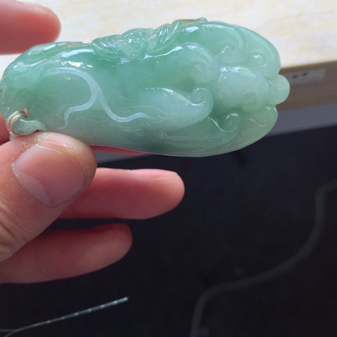 翡翠颈饰未镶嵌吊坠