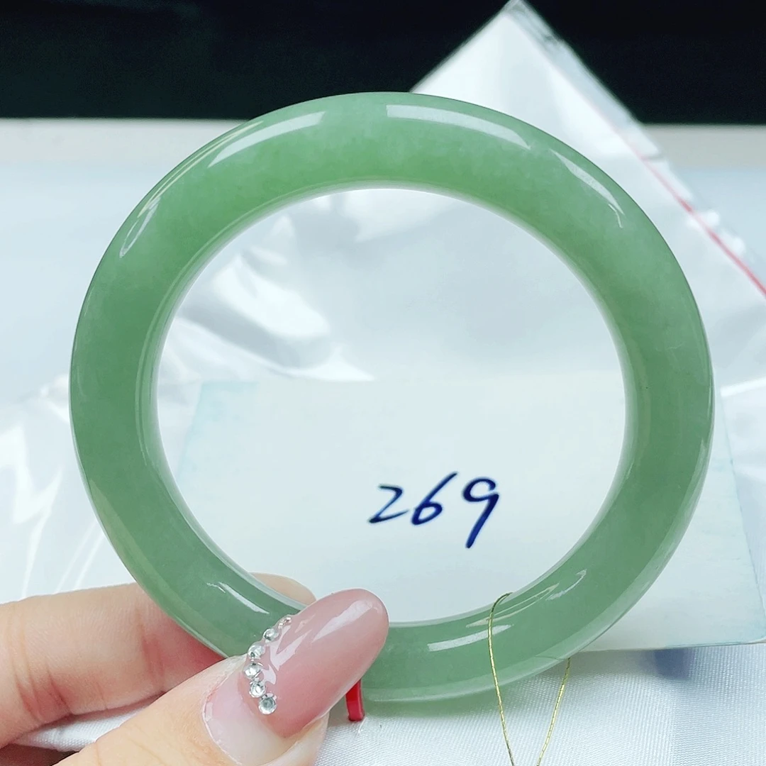 翡翠未镶嵌手镯 圆条55+