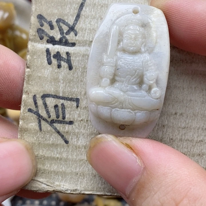 颈饰未镶嵌硅化珊瑚（珊瑚玉）小****?小