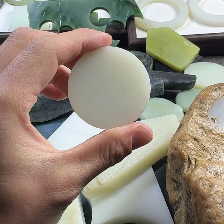 和田玉（糖玉）未镶嵌珠宝半成品