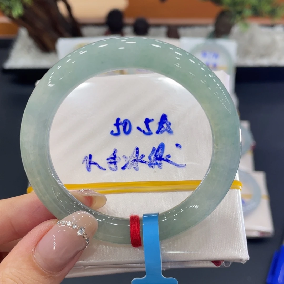 未镶嵌手镯（圆镯）翡翠缅甸翡翠手镯