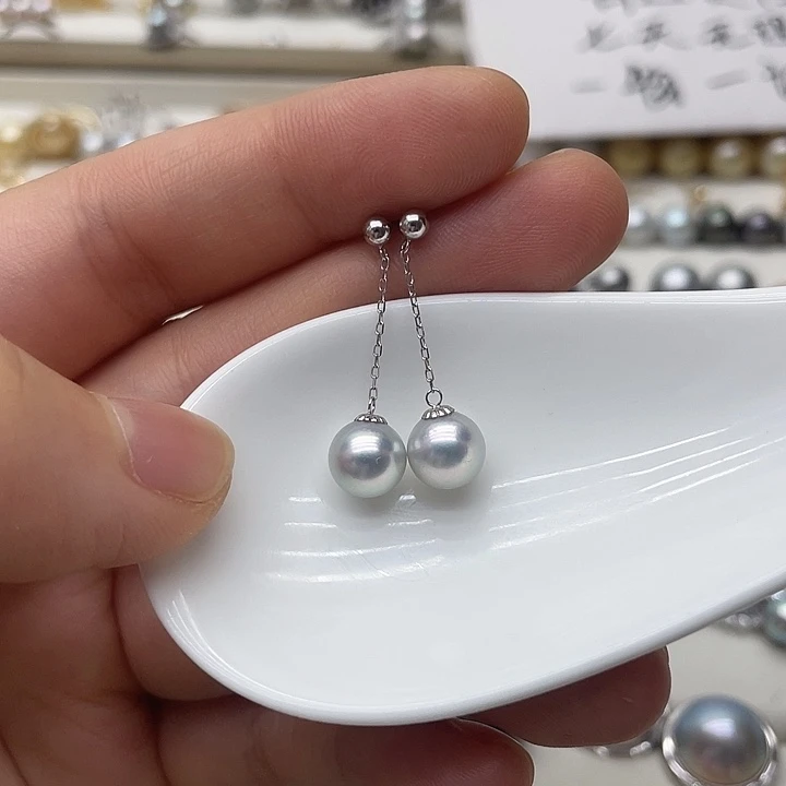 18K金镶嵌海水珍珠耳饰