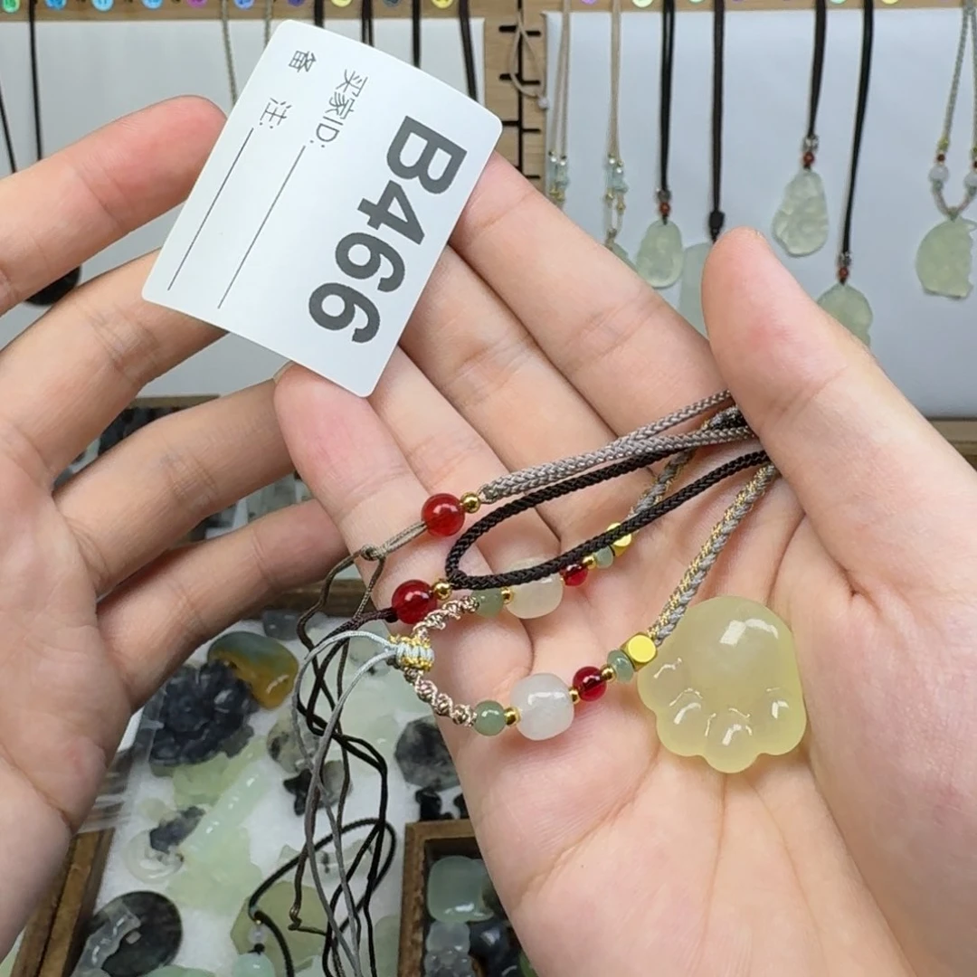 蛇纹石玉吊坠未镶嵌土*