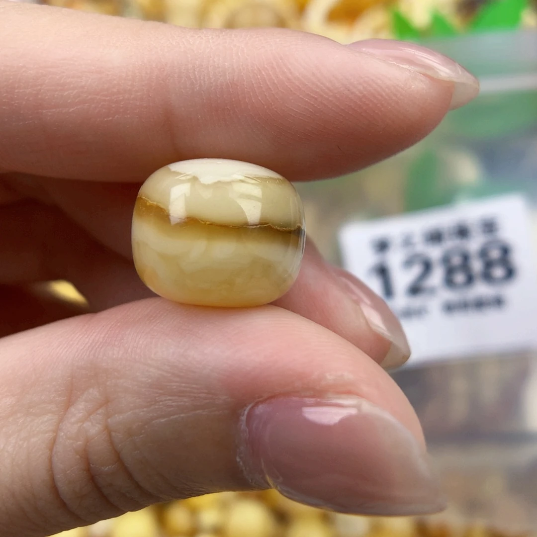 裸石琥珀未镶嵌14