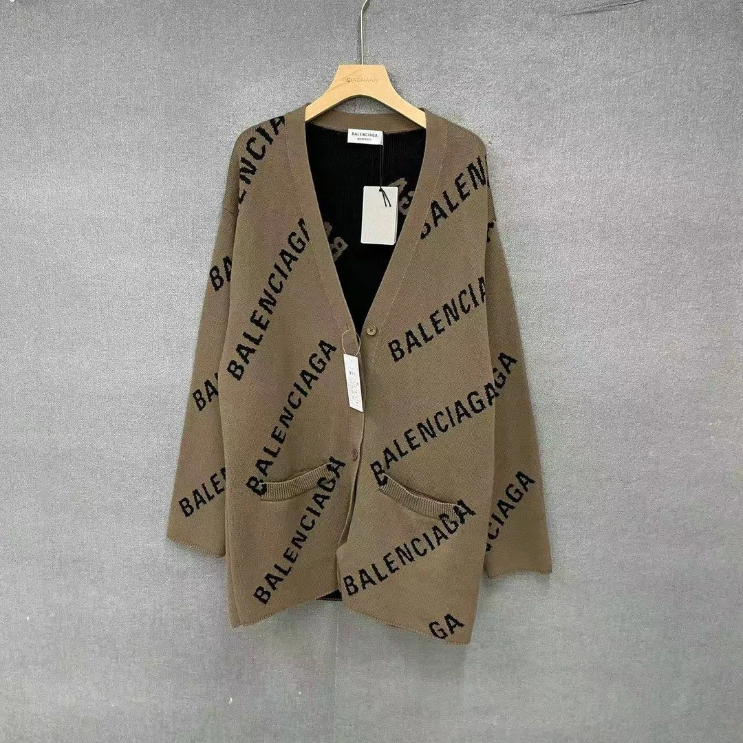 未使用 Balenciaga/巴黎世家 （pm） 满印弹幕卡其色开衫 xs码/1438