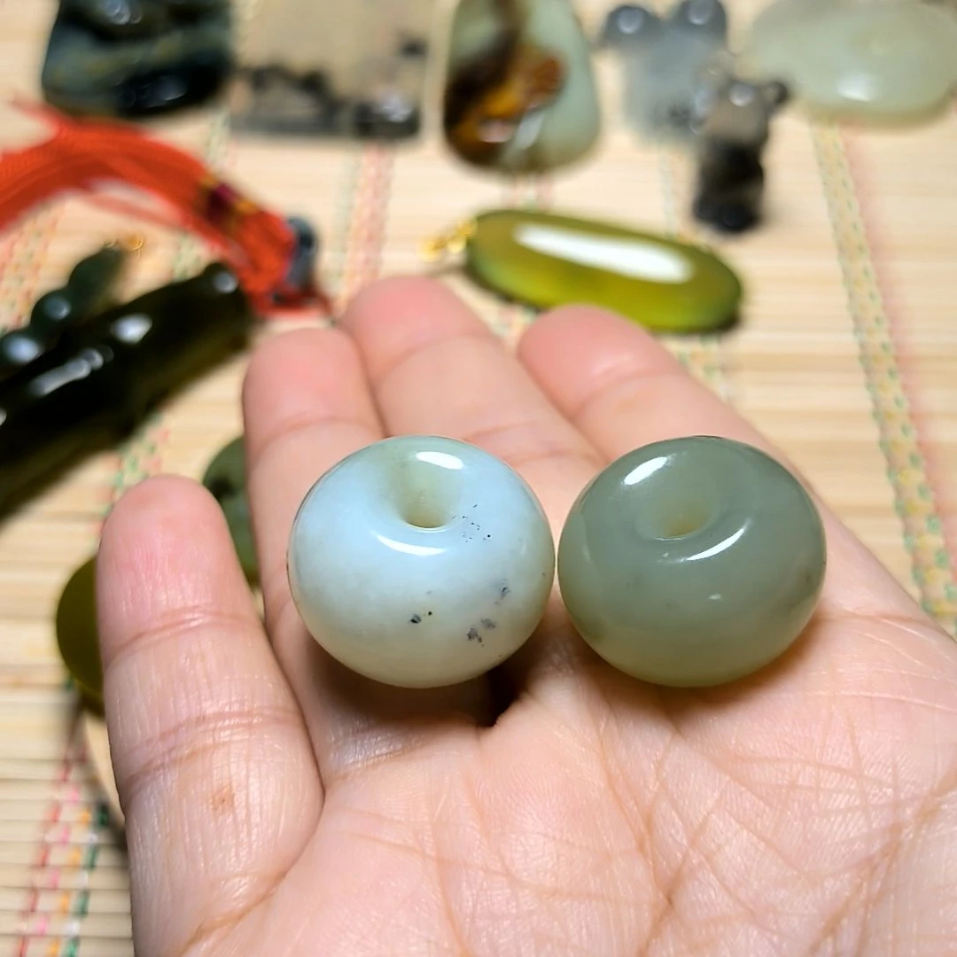 南***海蛇纹石玉未镶嵌颈饰
