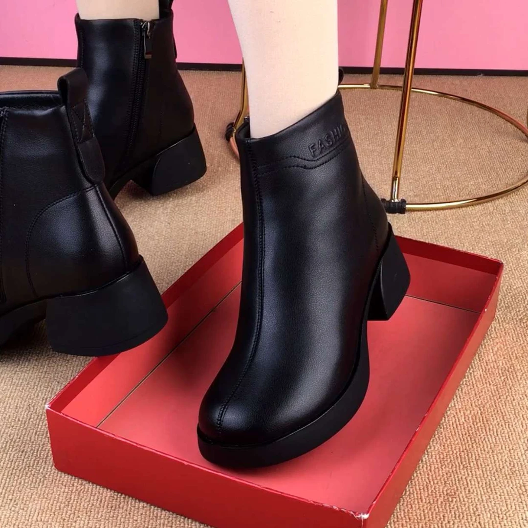 牛皮马丁靴女2025秋冬季新款真皮圆头粗跟低跟加绒女靴妈妈鞋短靴