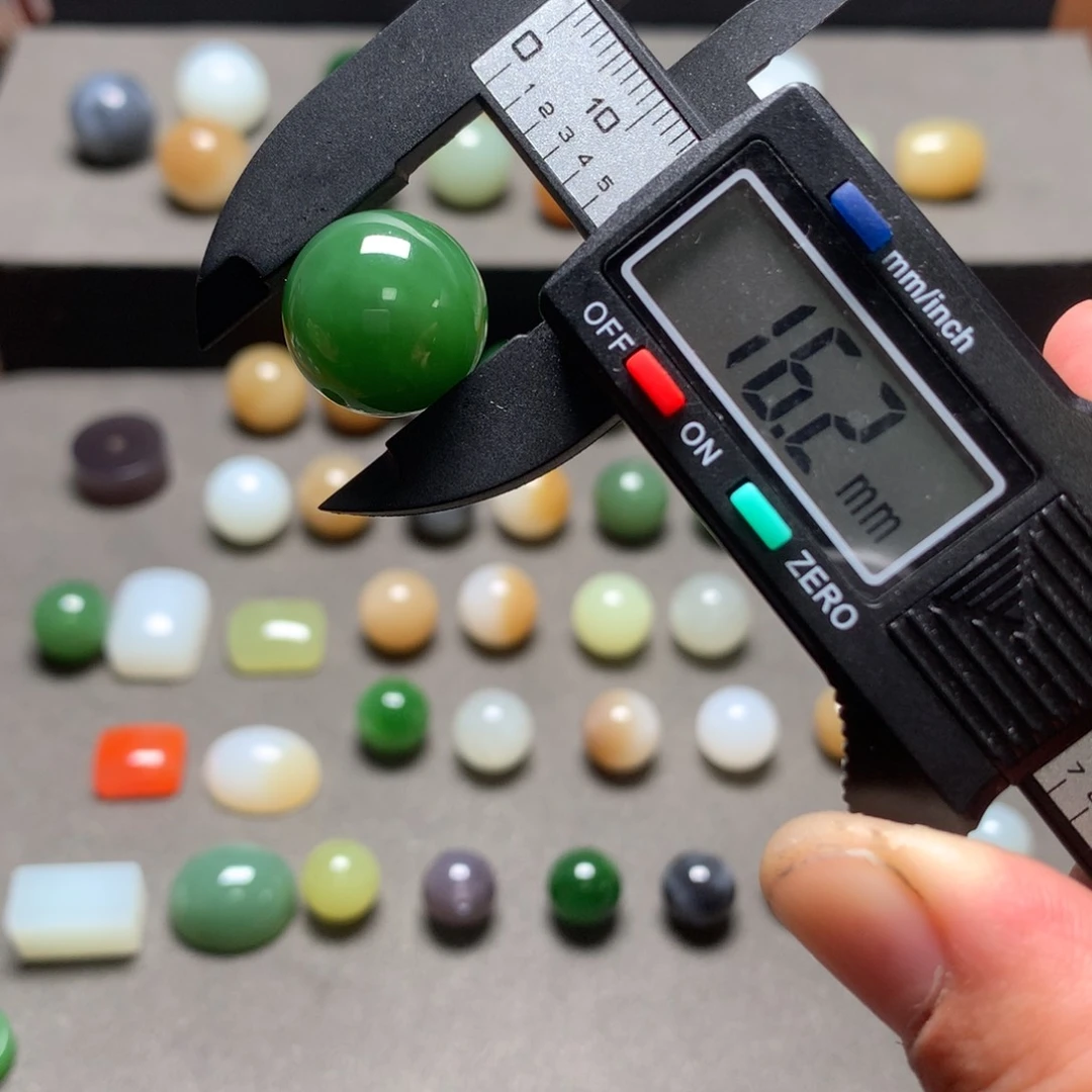 和田玉颈饰未镶嵌甜*哥