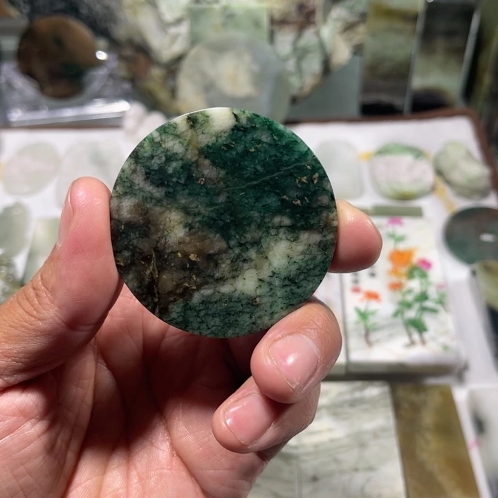 未镶嵌独山玉颈饰