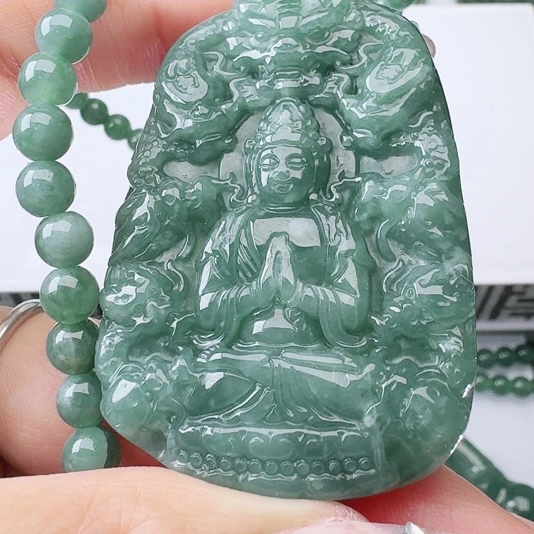 翡翠未镶嵌颈饰多样性发其一