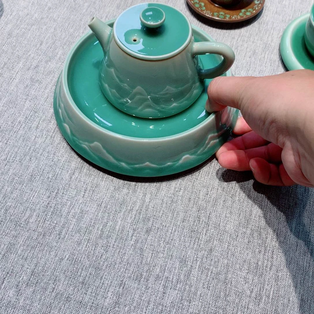 方***兄龙泉青瓷茶具一套