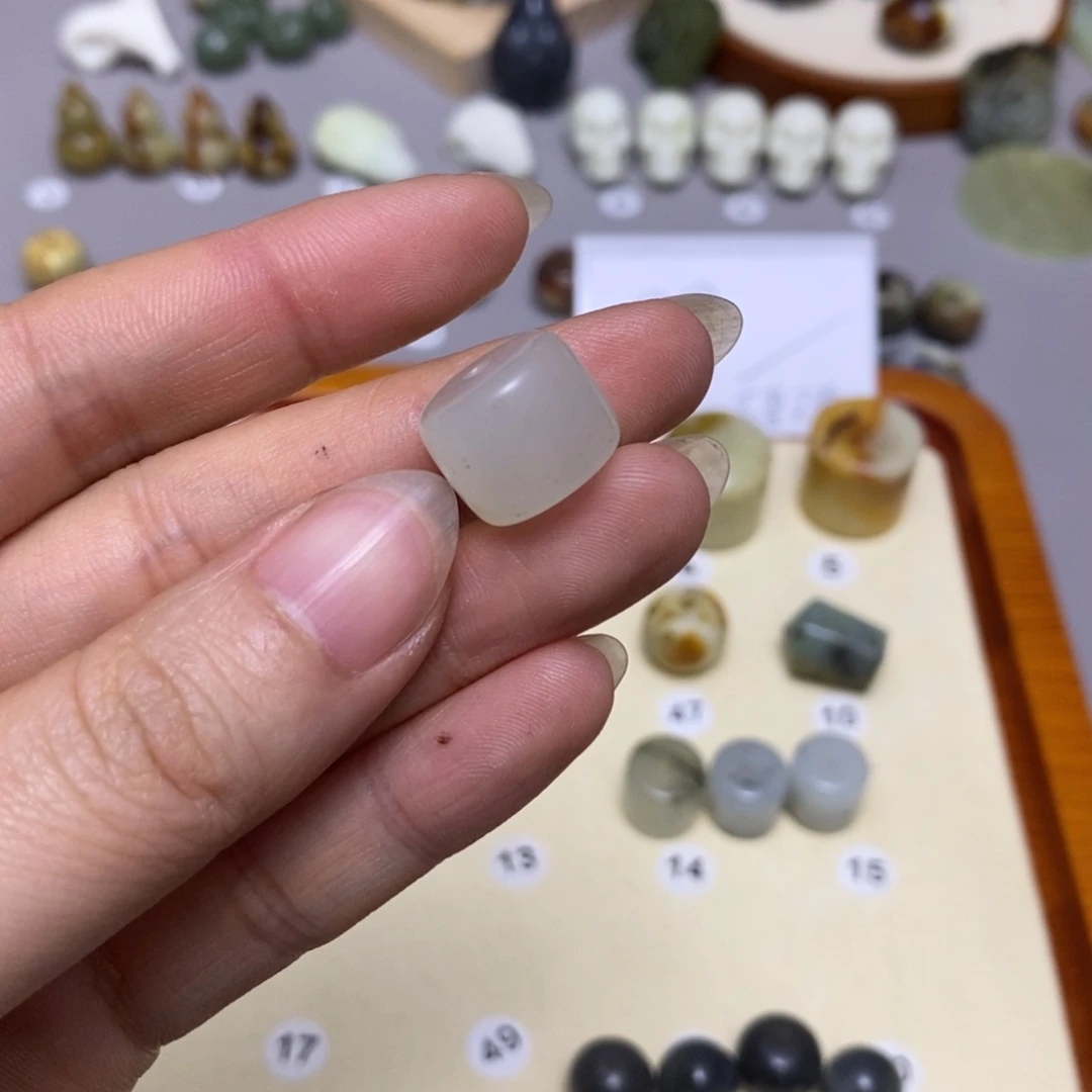 蛇纹石玉配饰合金秉*遊