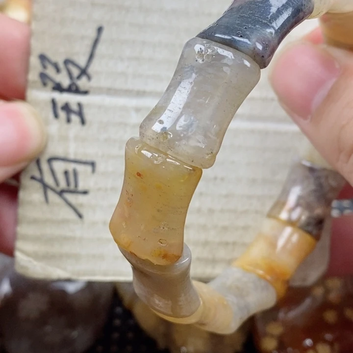 硅化珊瑚（珊瑚玉）颈饰未镶嵌7***j