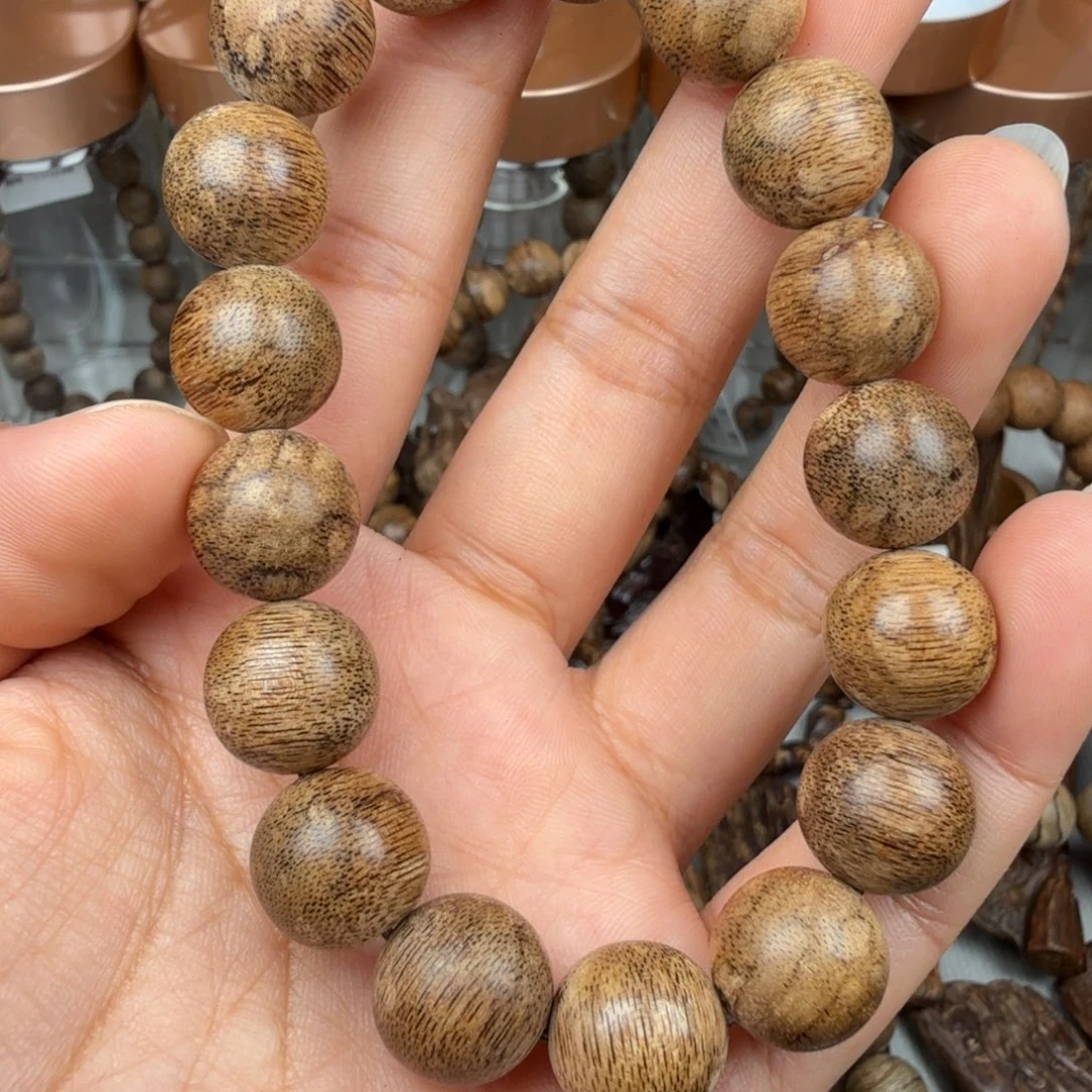 奋***李沉香碎屑沉香都彭 1.3*16.3 克