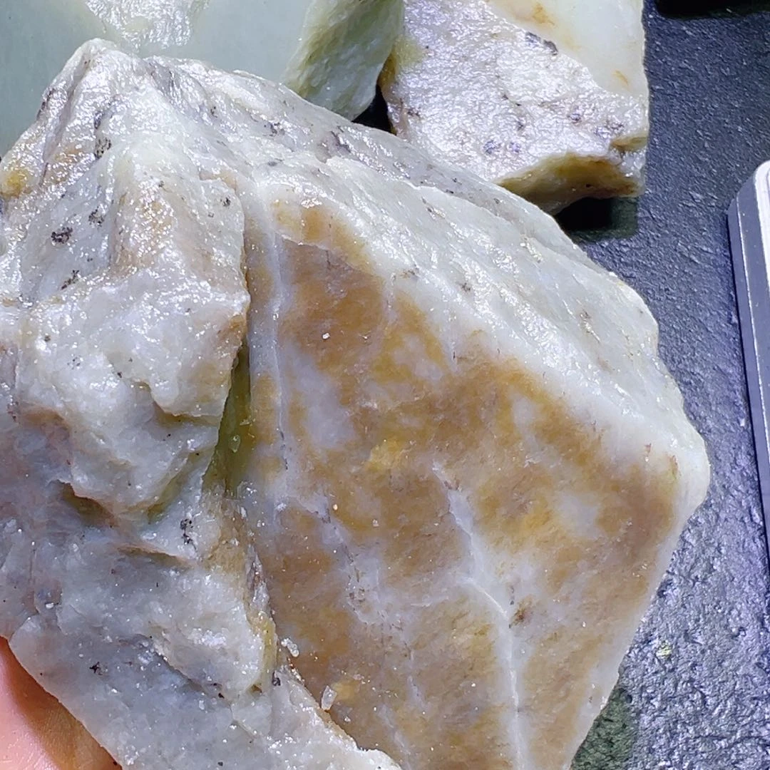 和田玉未镶嵌珠宝半成品