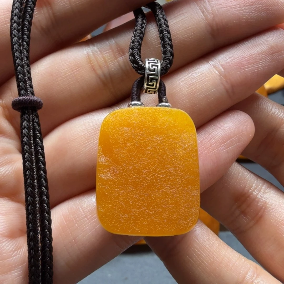 未镶嵌吊坠(赠链)琥珀