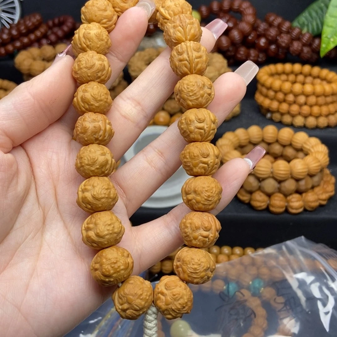 猴头核桃吊坠?****蟾王22籽手持