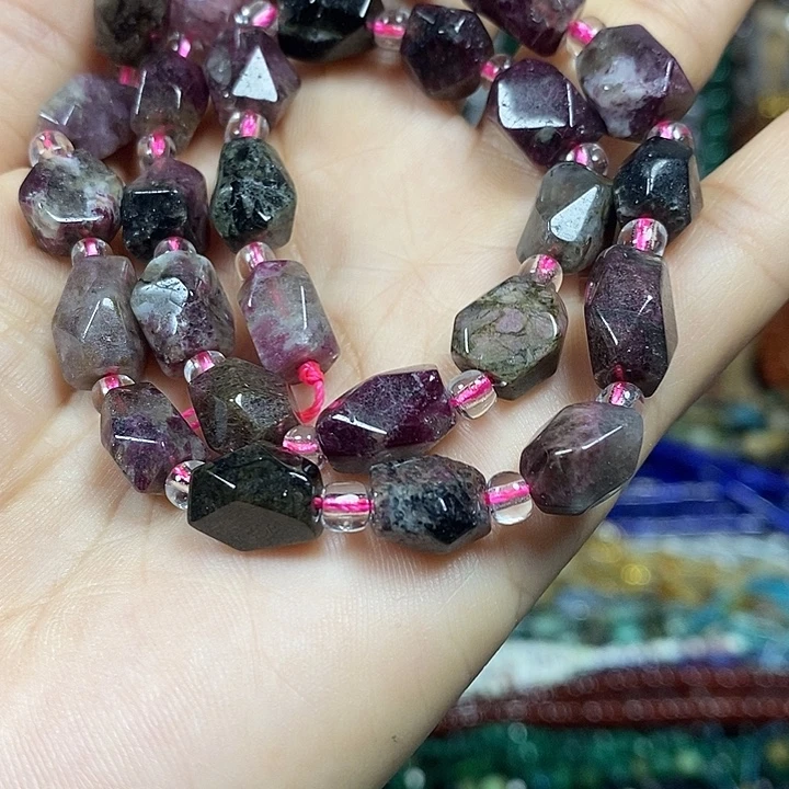 玛瑙/玉髓未镶嵌珠宝半成品天然碧玺随型一条