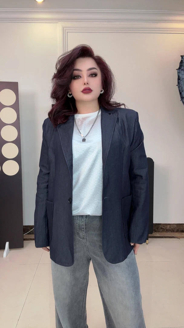 早春款时尚西装外套《牛仔色》