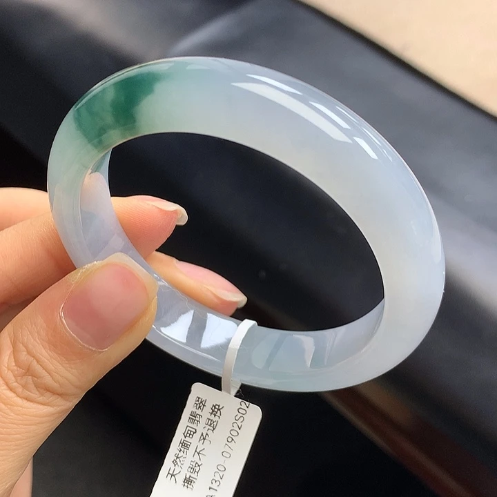 翡翠未镶嵌手镯蓝花