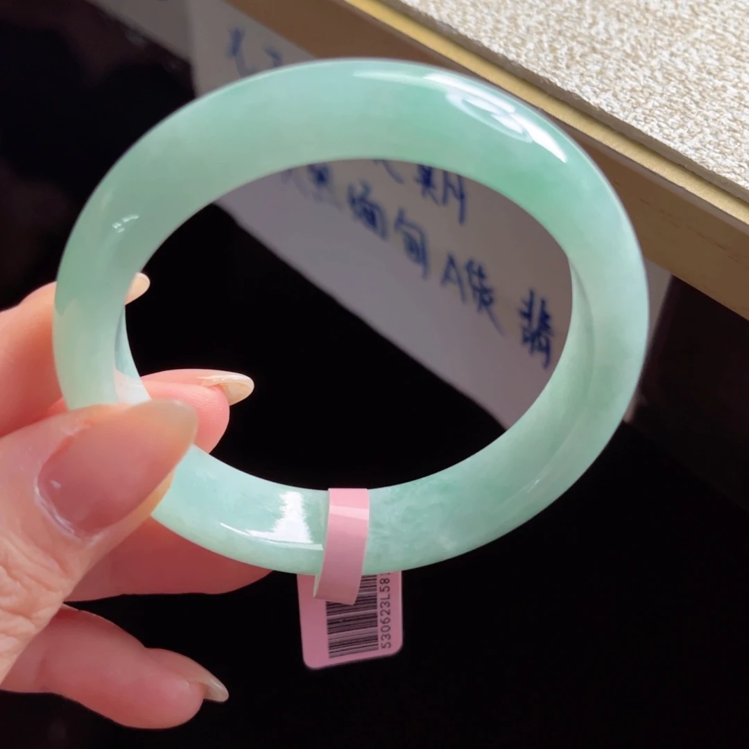未镶嵌手镯翡翠手镯