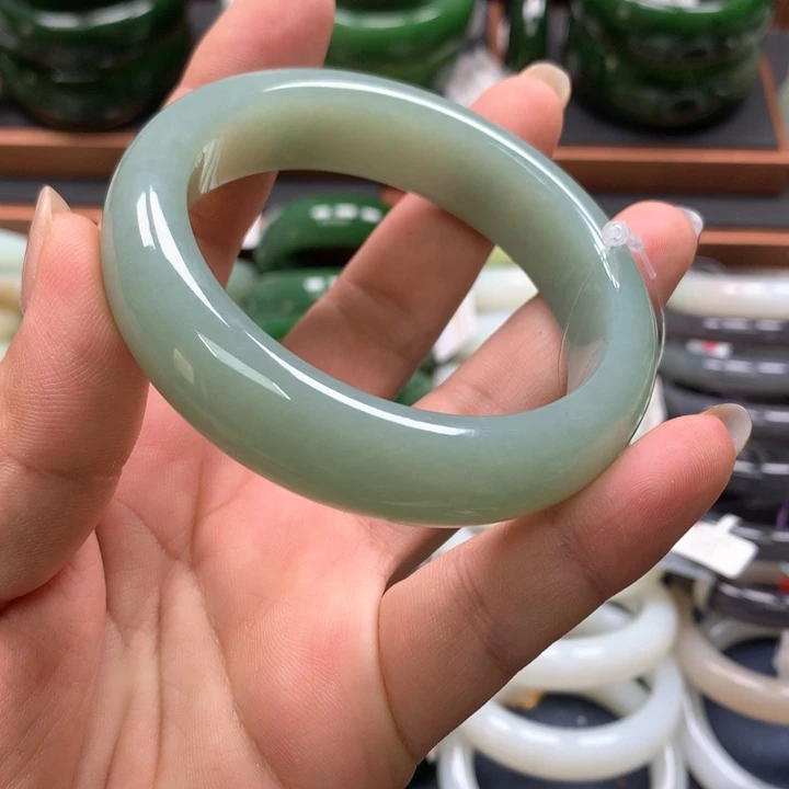 【闪购商品】未镶嵌手镯和田玉