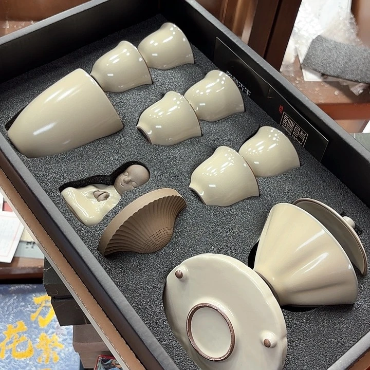 孤品茶具套装等。