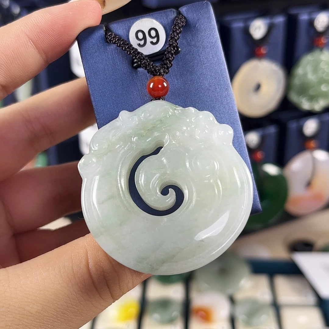 开***天石英质玉未镶嵌颈饰