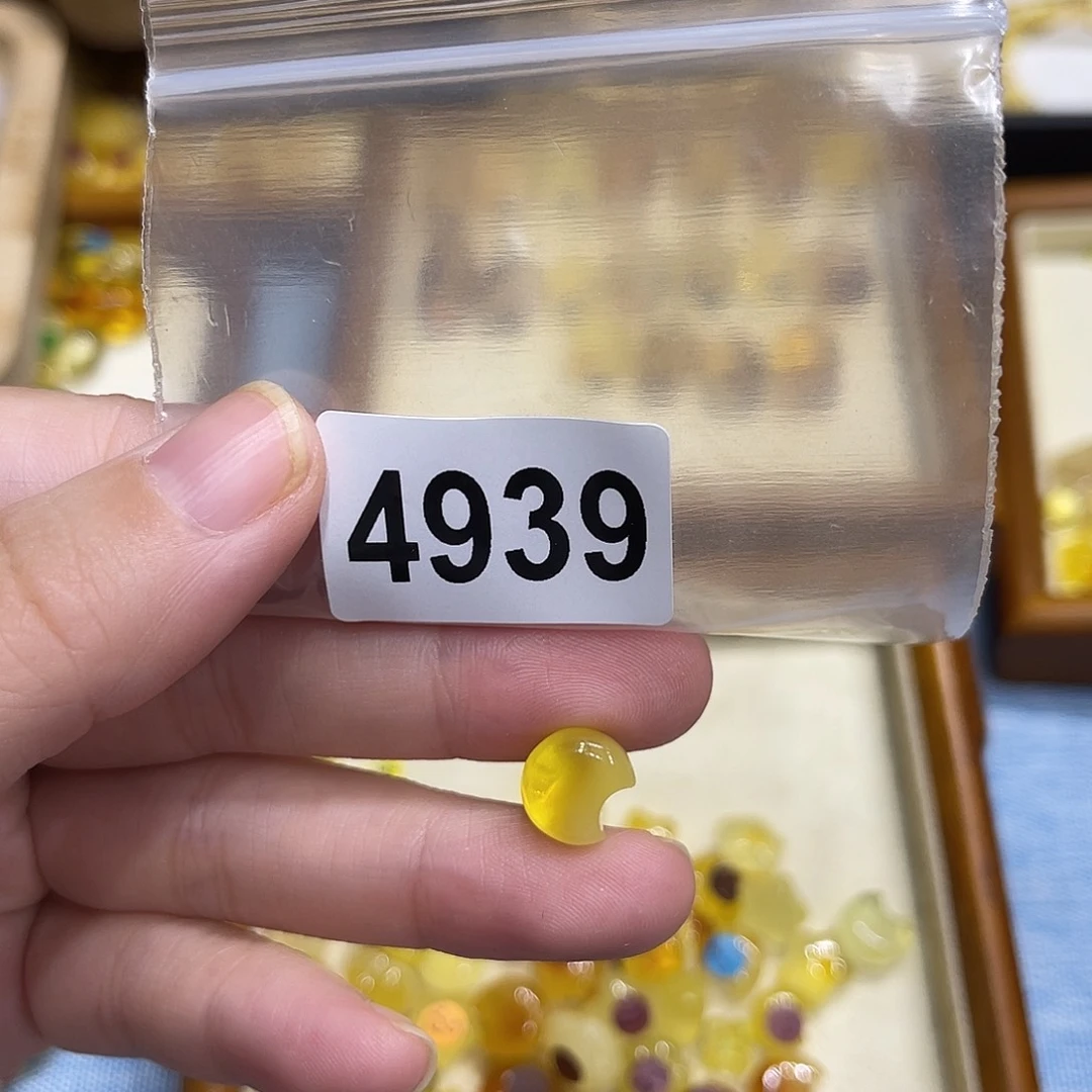 琥珀未镶嵌珠宝奇石