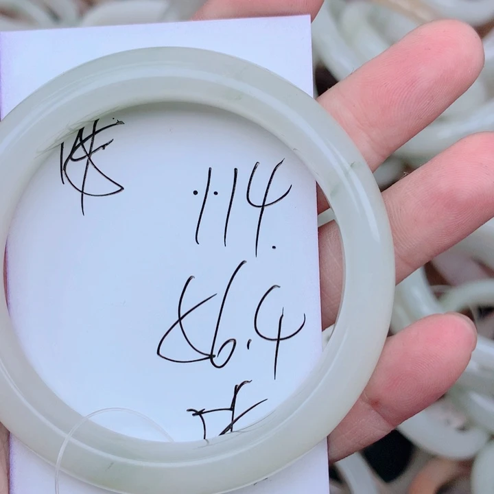 石英质玉未镶嵌手镯114