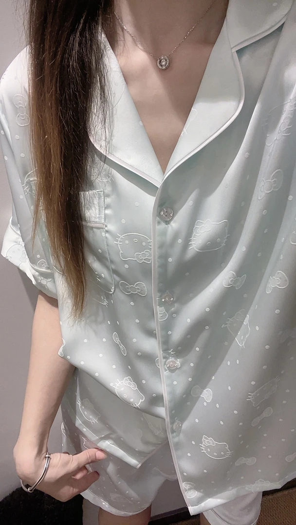 轻奢高级凯蒂猫冰丝睡衣女士春秋款2025年新款短袖短裤家居服套装