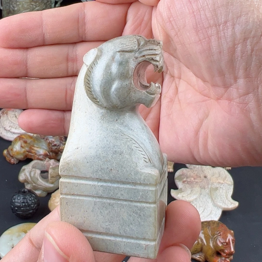 和田玉挂件未镶嵌好**荐