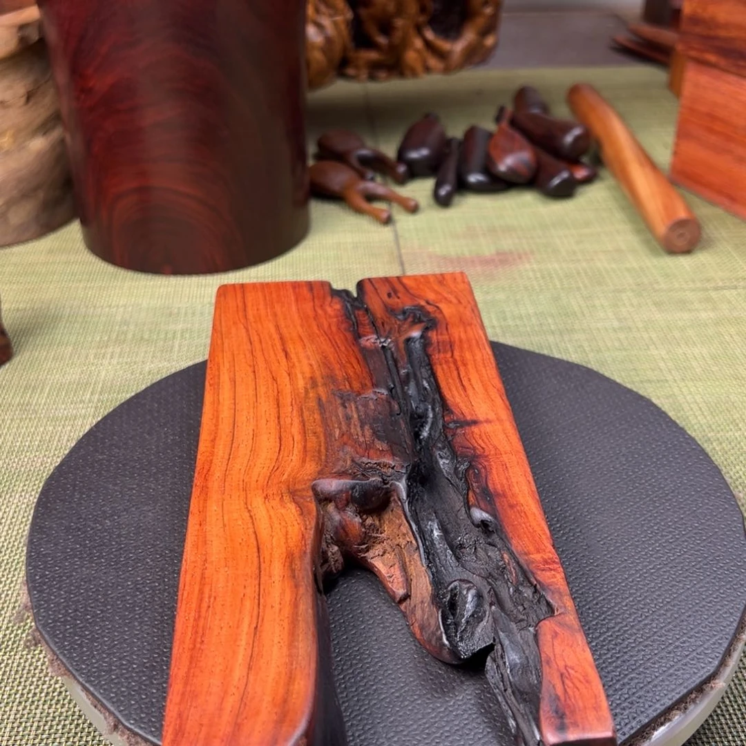 大果紫檀（缅甸花梨）林**人