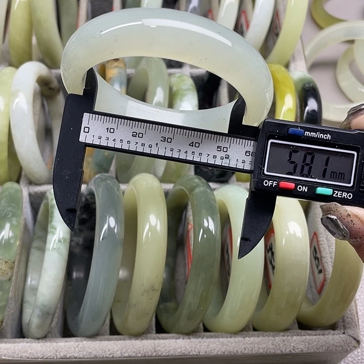 蛇纹石玉未镶嵌手镯336