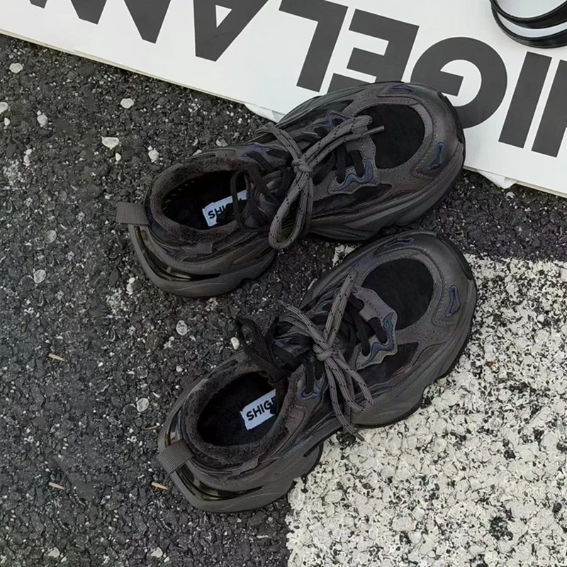 诗歌兰厚底加绒老爹鞋女2025冬新款网面增高百搭运动休闲鞋6955-3