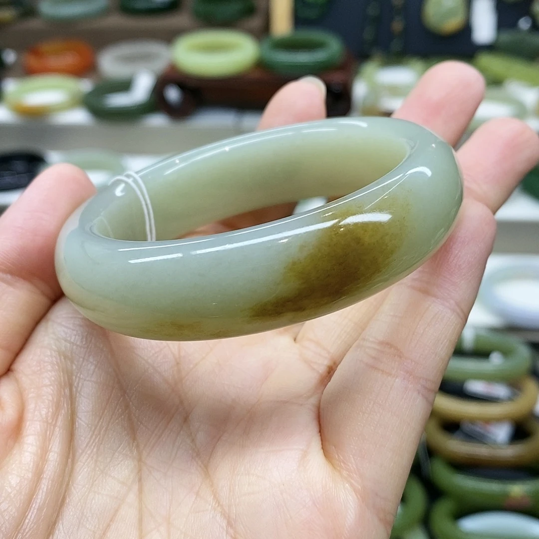 【闪购商品】未镶嵌手镯和田玉