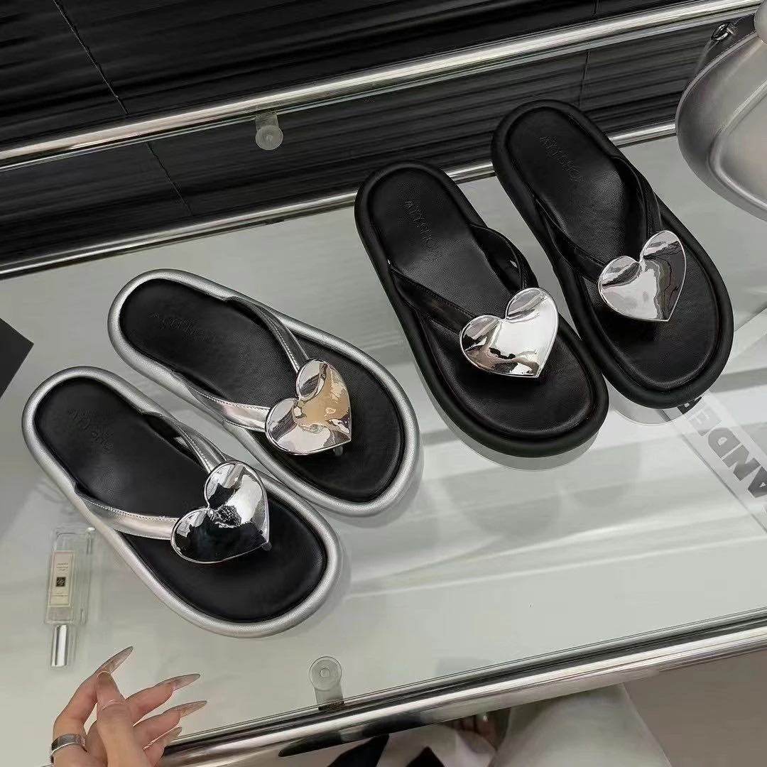 【SiSi】新疆包邮真皮厚底人字拖2025夏季新款设计爱心凉配裙子半拖